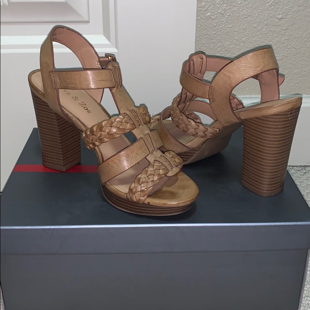 Heels - Picture 2 of 4